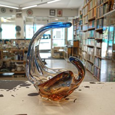 Dekorativní miska z hutního skla