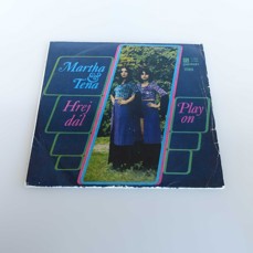 Martha & Tena – Hrej Dál (Play On)